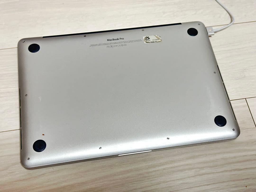 MacBook Pro 13インチ【メモリ8GB / SSD512GB】