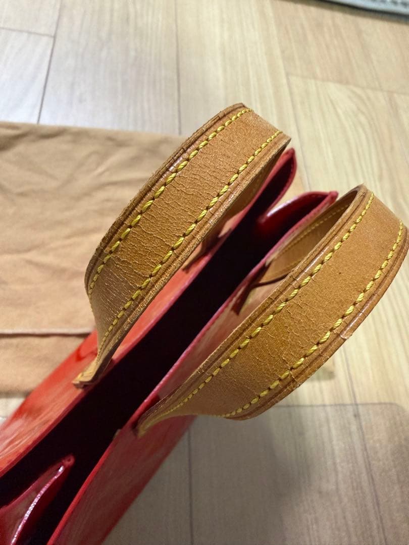 Louis Vuitton レッド ハンドバッグ 保存袋付き