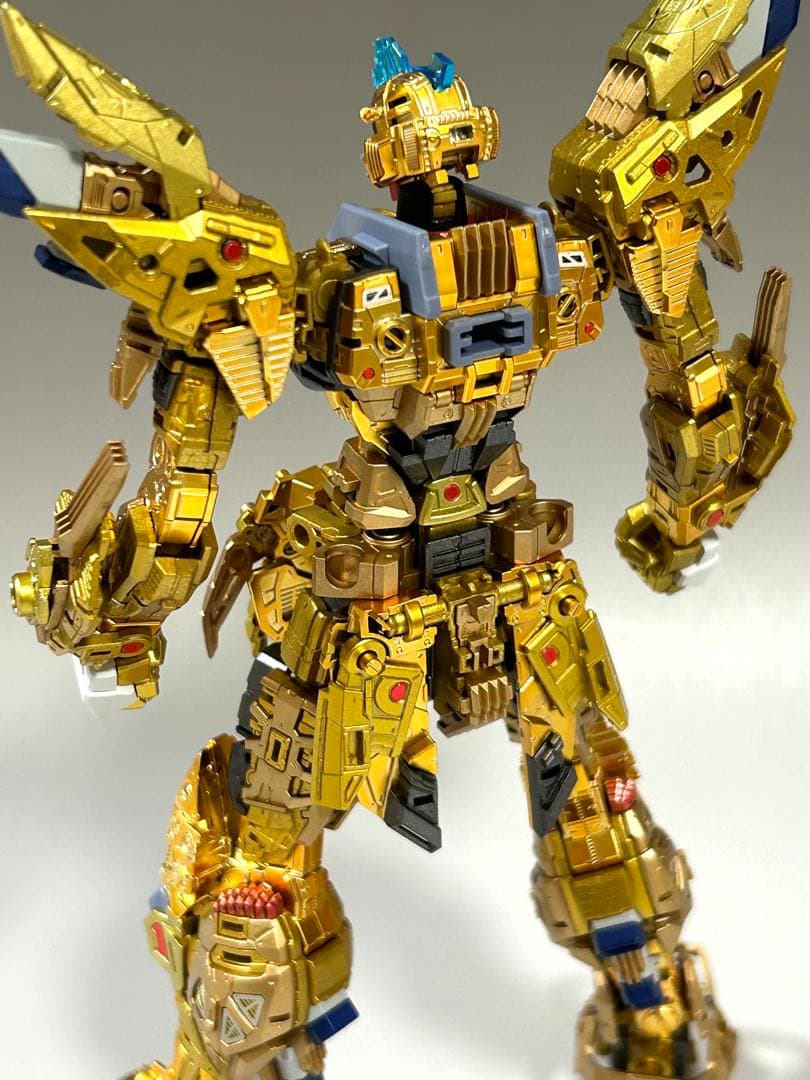 ガンプラ完成品　MGEXストライクフリーダムガンダム＆光の翼セット