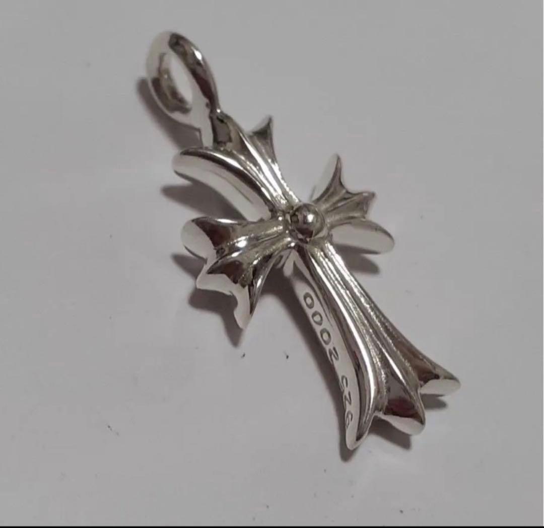 クロムハーツタイニークロス　チャーム　ペンダント天然パヴェ