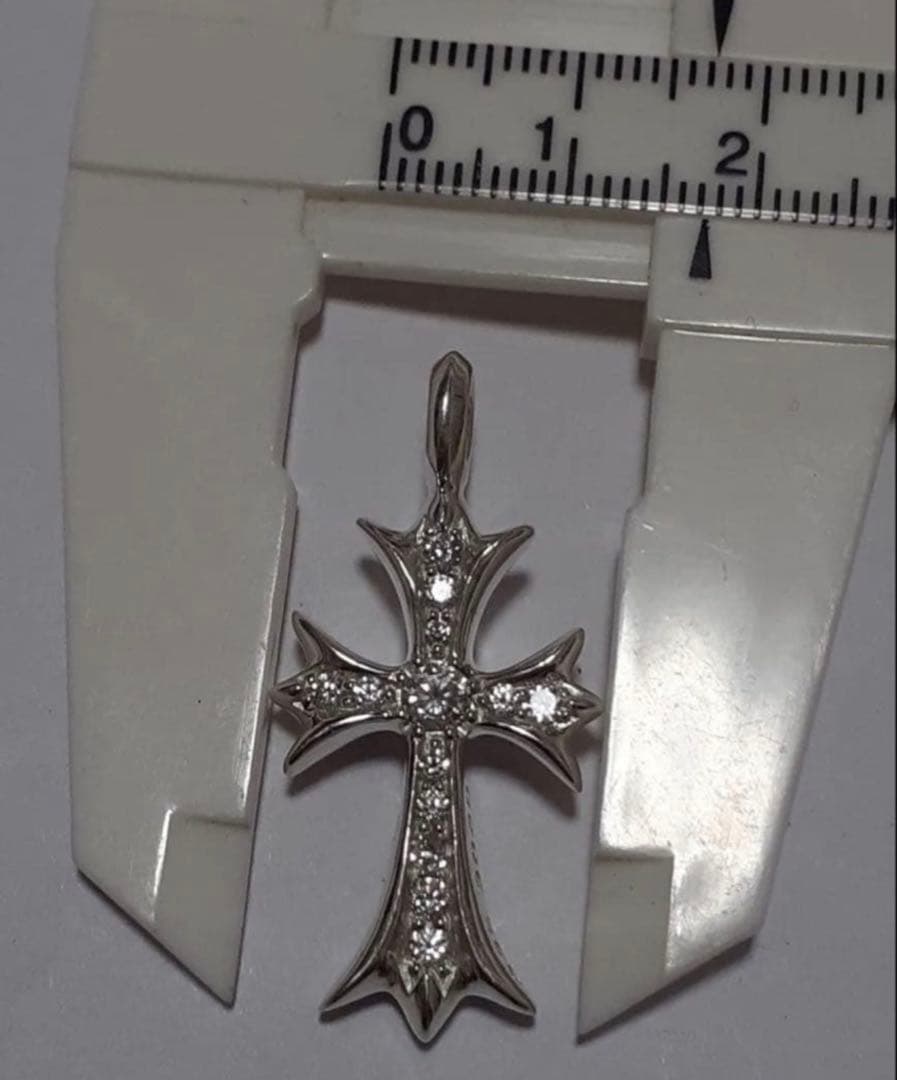 クロムハーツタイニークロス　チャーム　ペンダント天然パヴェ