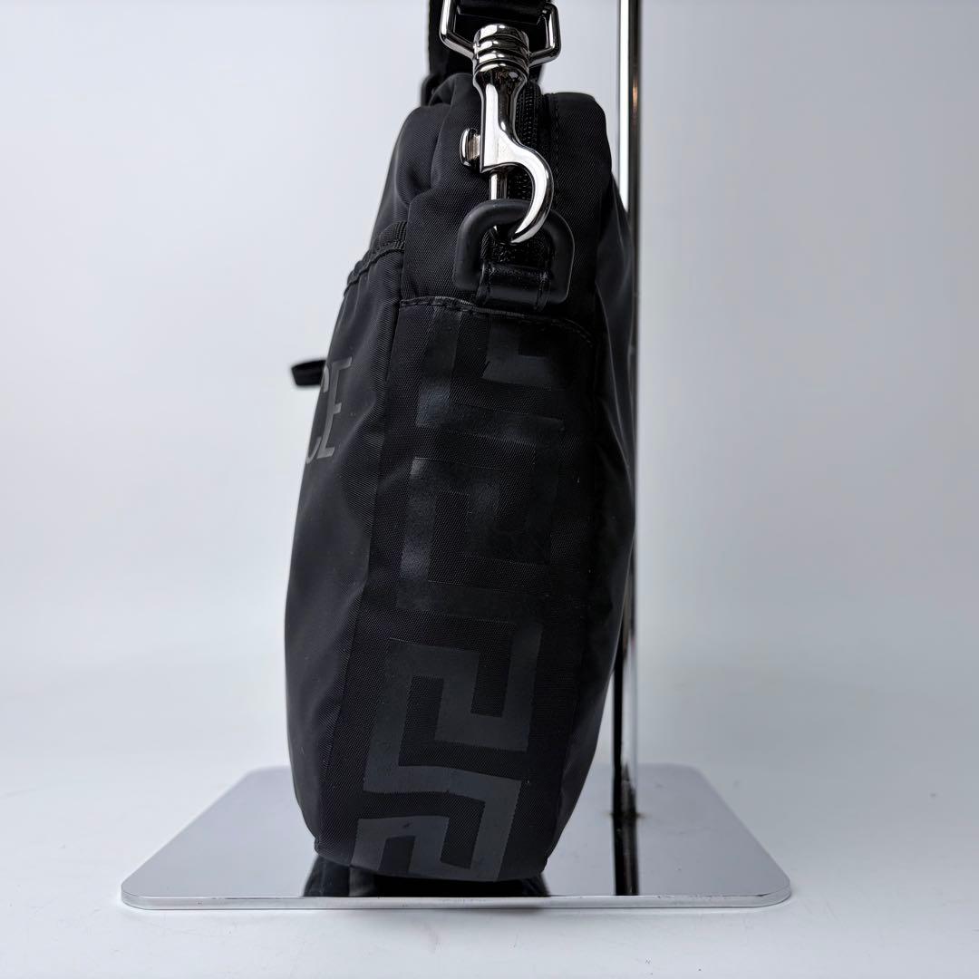 Konaヴェルサーチ　VERSACE　ショルダーバック　グレカ　ブラック
