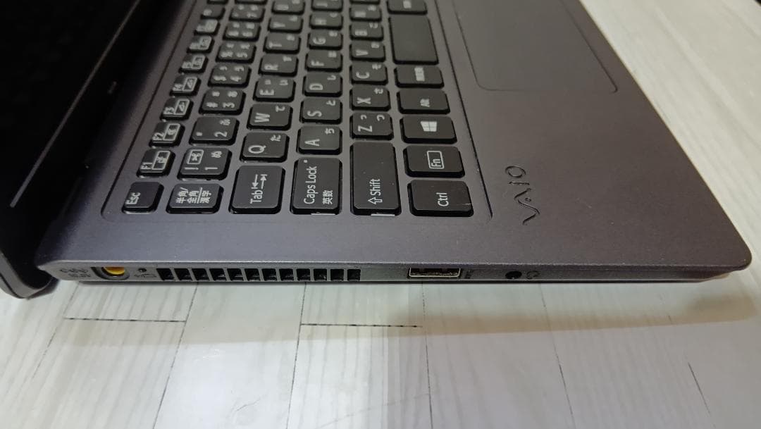 ⑫　グレーなVAIO VJS111D 6世代i5