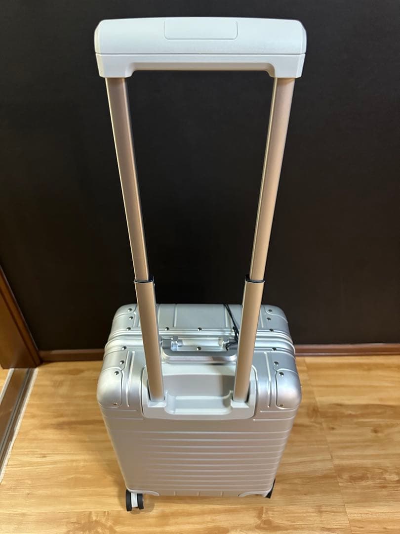 【7/20まで値下げ】ルフトハンザ正規品スーツケース