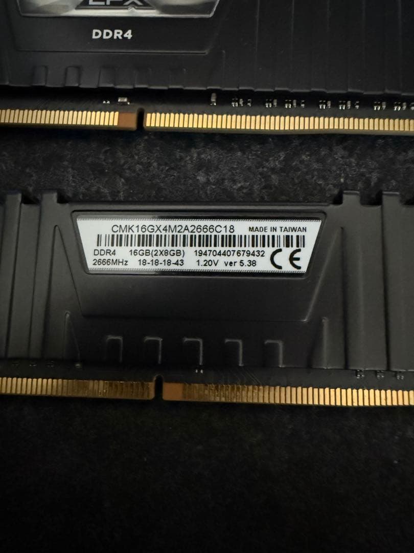 DDR4メモリ 16GB(8GB2枚組) Corsair [DDR4-2666]