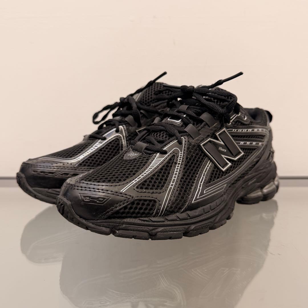 【美品】 ニューバランス スニーカー 1906 ブラック 26cm