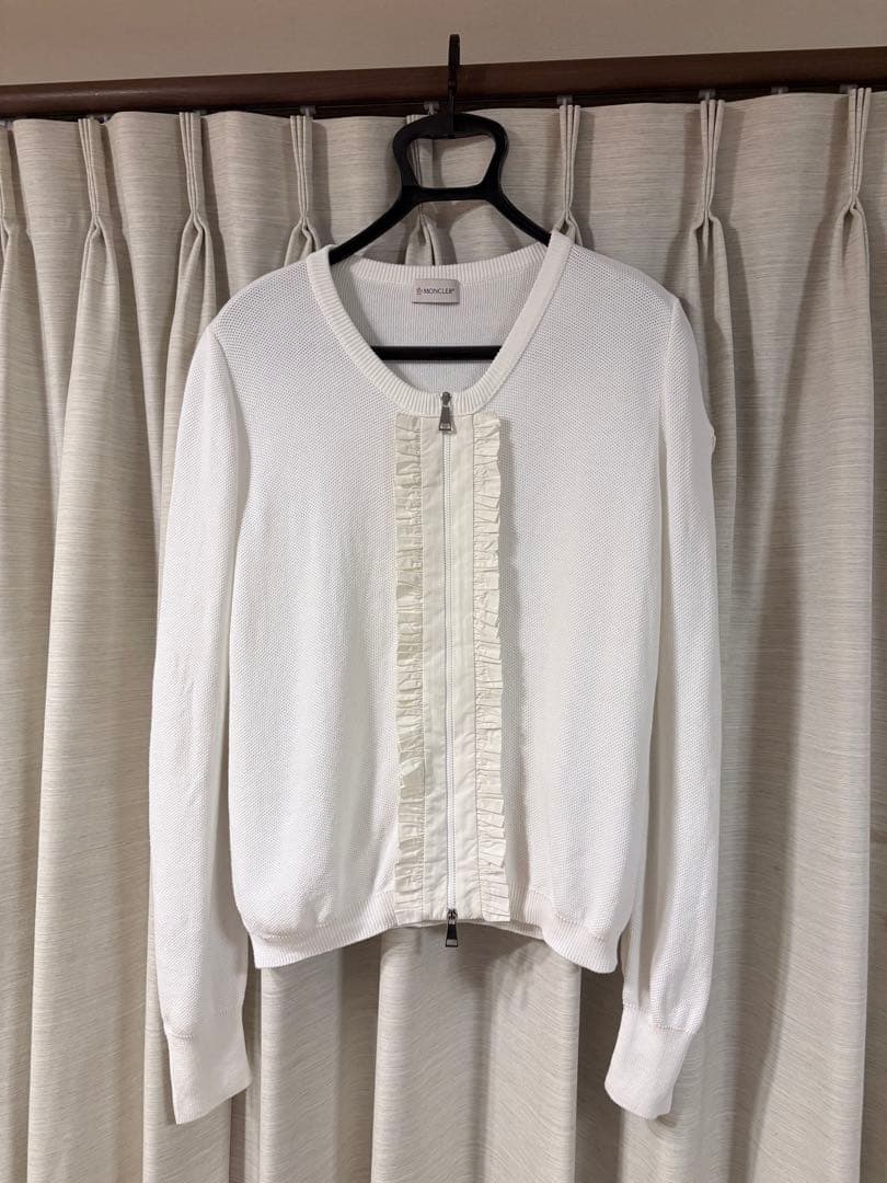美品　モンクレール　フリル　カーディガン　ワッペン付き　 ホワイト