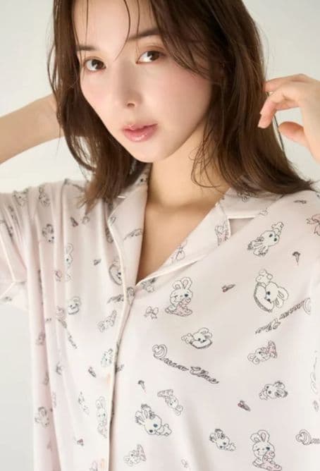 k SNIDEL カットプリントシャツ×ショートパンツ