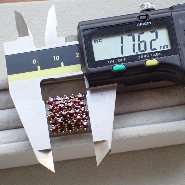 ヴィンテージ チェコ製 ボヘミアンガーネット ピラミッド型ゴールド色リング 指輪