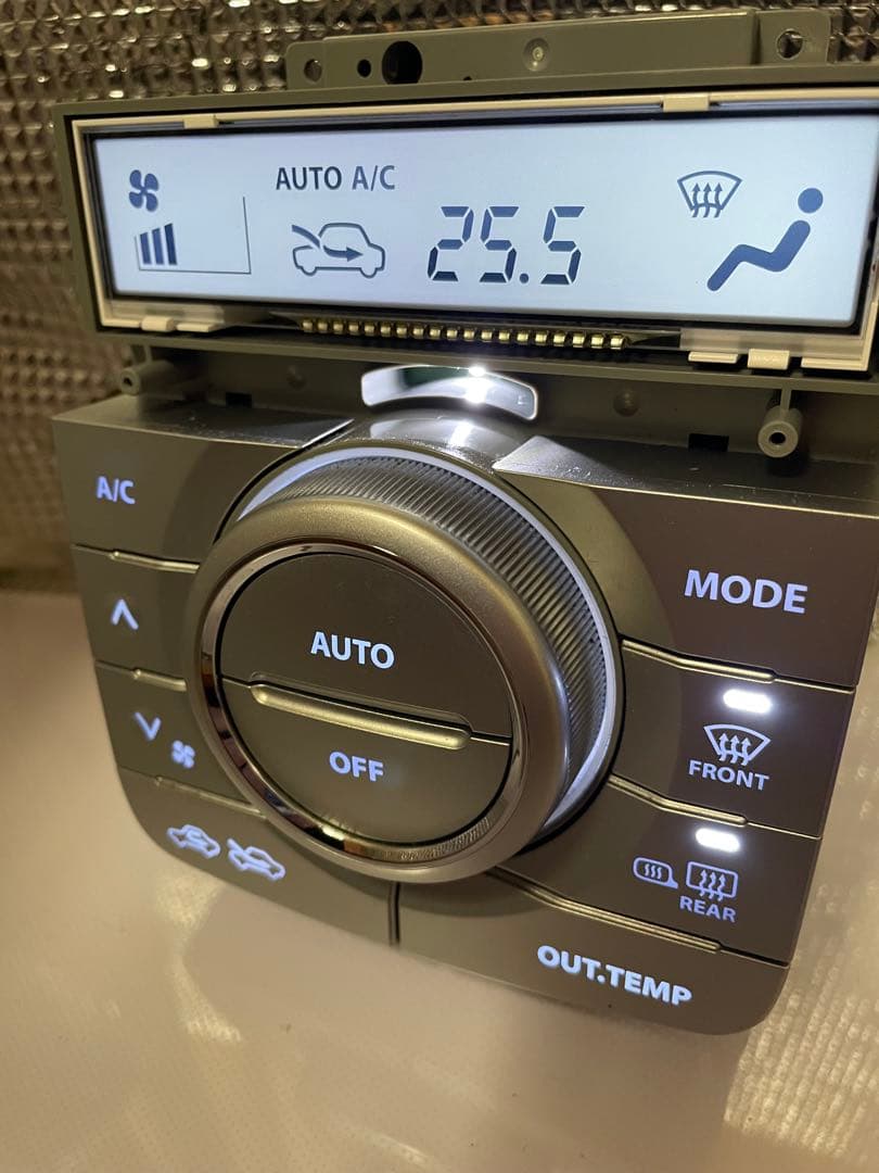 よこ、エアコンパネル