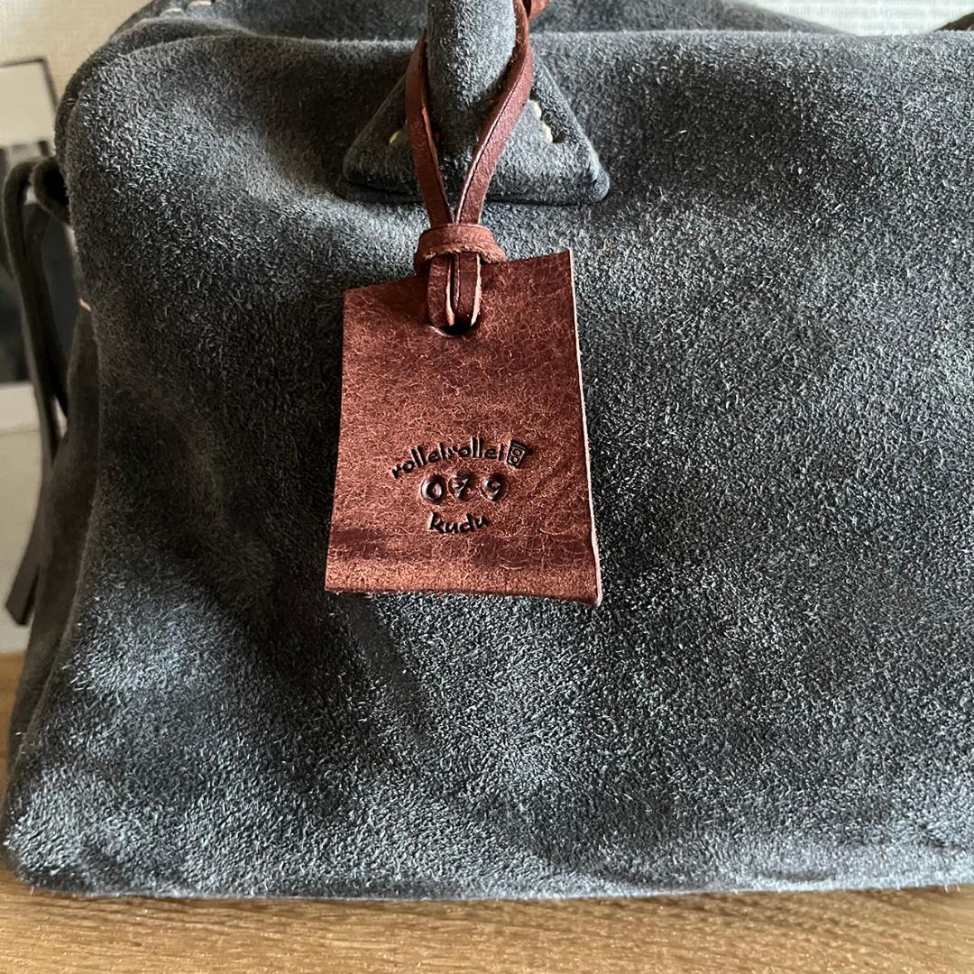 グレー スエード ボストンバッグ　kudu革ボストンバッグ　シンプル　秋冬バッグ
