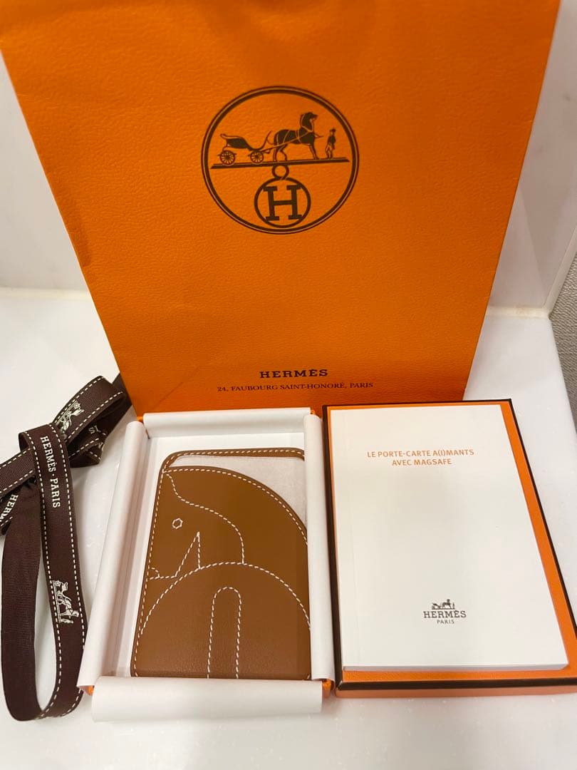新品未使用　HERMES 携帯　カードケースiPhone MagSafe 馬