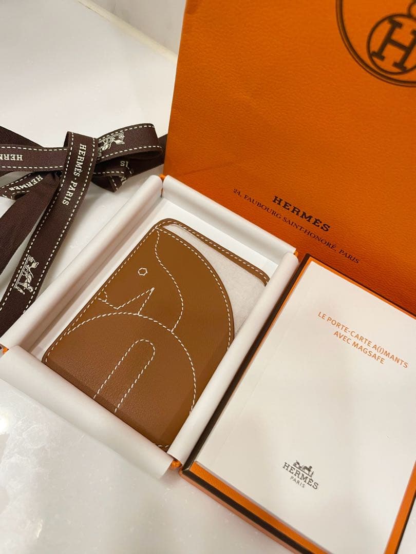 新品未使用　HERMES 携帯　カードケースiPhone MagSafe 馬
