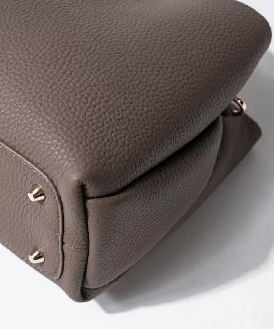 HAYNI ヘイニ　斜めがけ 黒 レザー ハンドバッグ　セレモニーバッグ