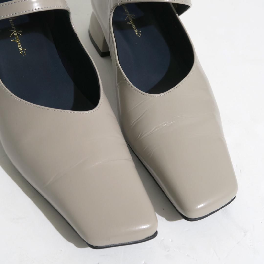 マメクロゴウチ Square Toe In-Step Strap Heels