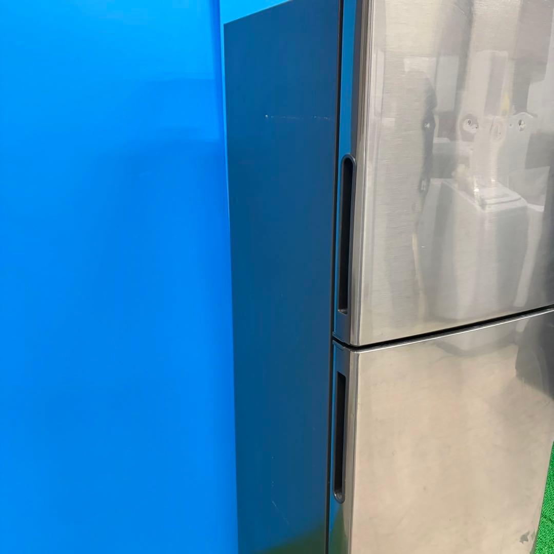 683 SHARP中型　冷蔵庫　小型　200L強　小型　一人暮らし　右開き