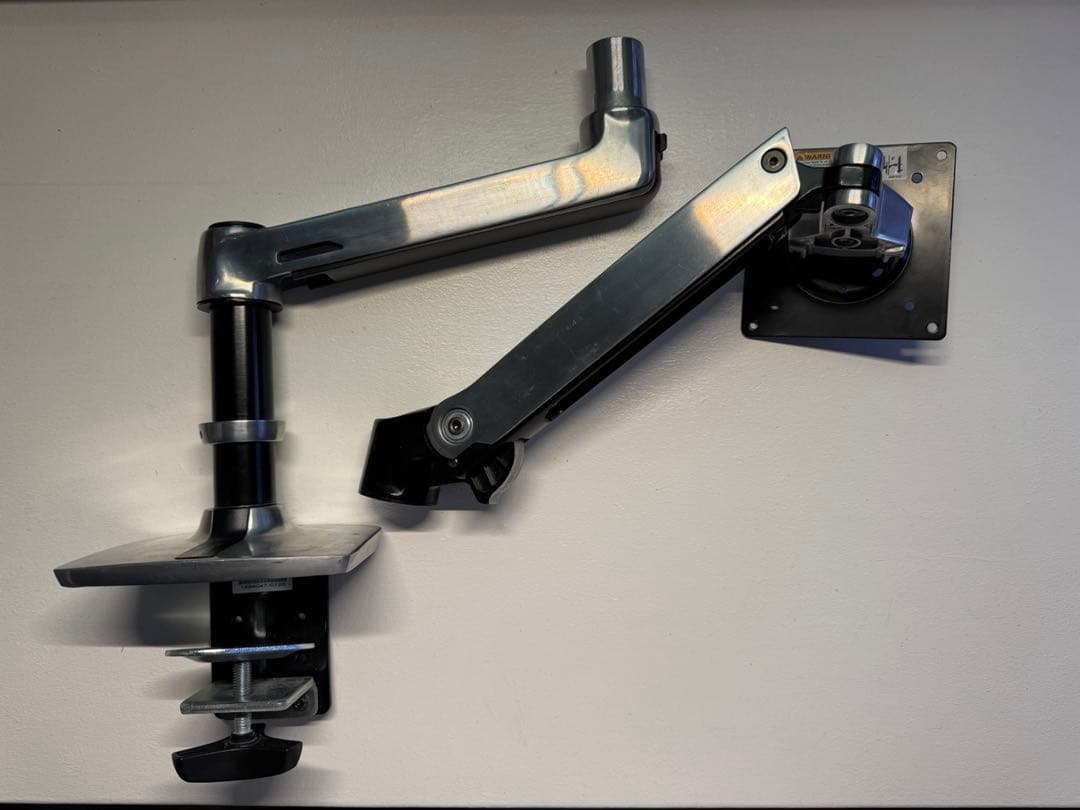 エルゴトロン LX シルバー　モニターアーム