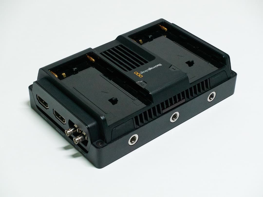 Blackmagic Video Assist 5\" 12G HDR ゲージ付き