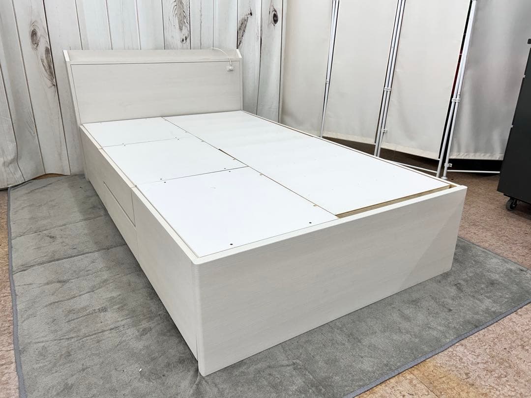 引き出し4杯付きセミダブルベッドフレーム