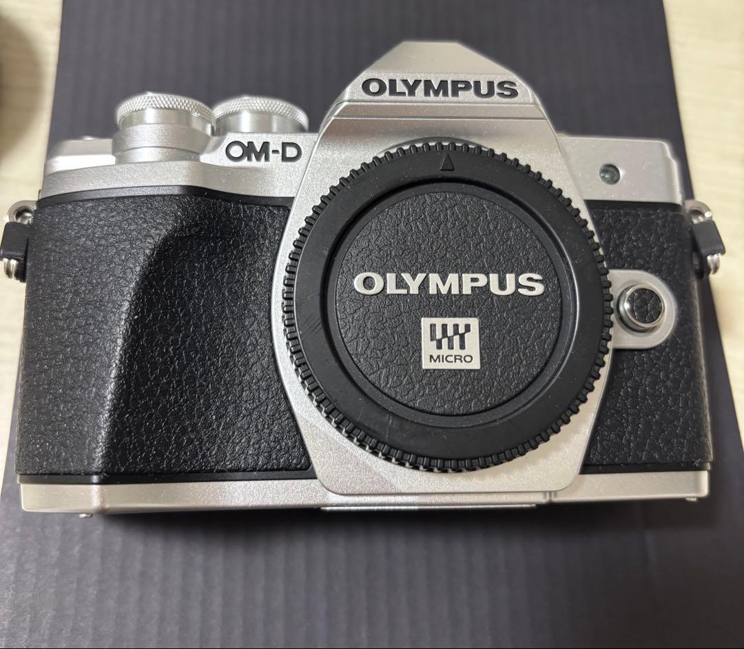OLYMPUS OM-D E-M10 Mark III ダブルレンズキット