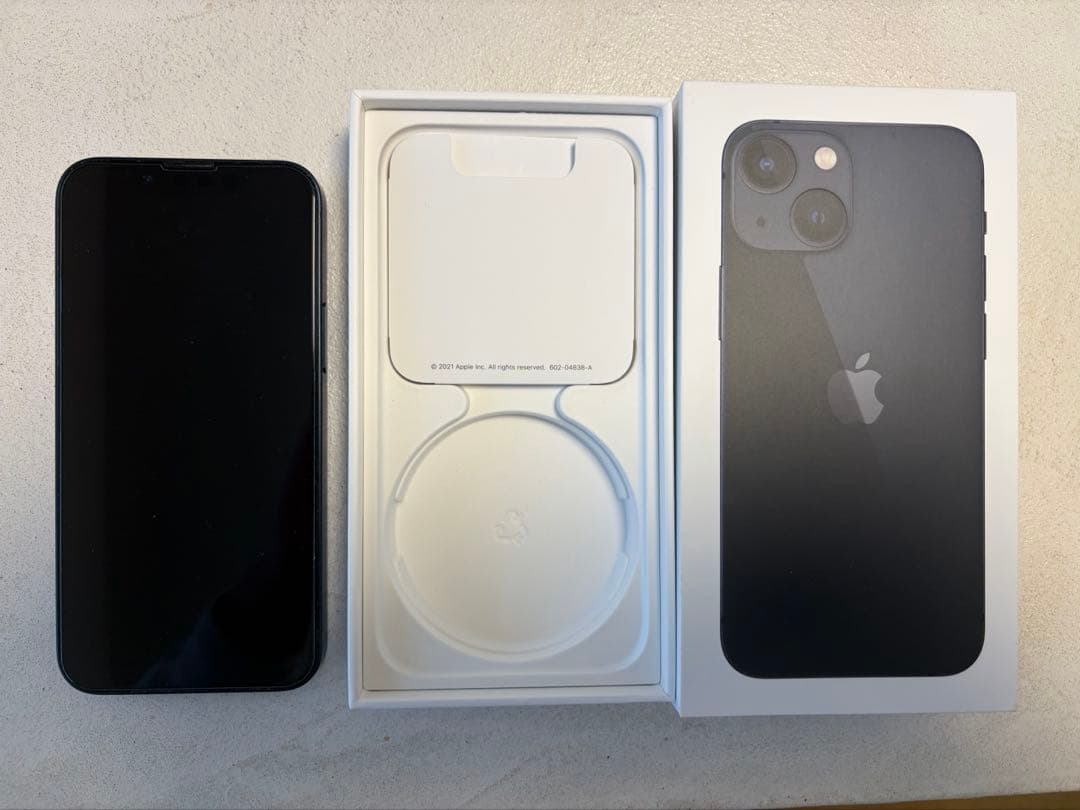 Apple iPhone 13 mini ブラック 本体