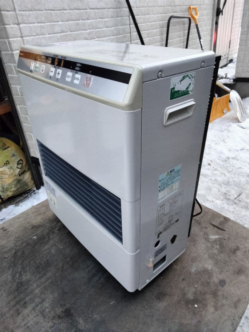 札幌発コロナFF温風石油ストーブ！品番「FF‐4211GS」2011年式中古品⑪