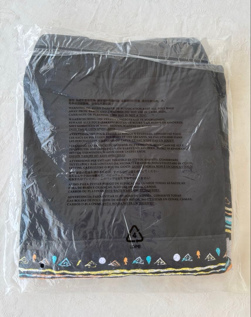 ポケモンセンター海外限定　イーブイ　トレーナー　新品未開封