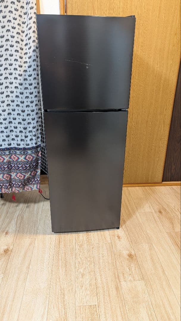冷蔵庫　一人暮らし　maxzen　138L　黒　 2021年製
