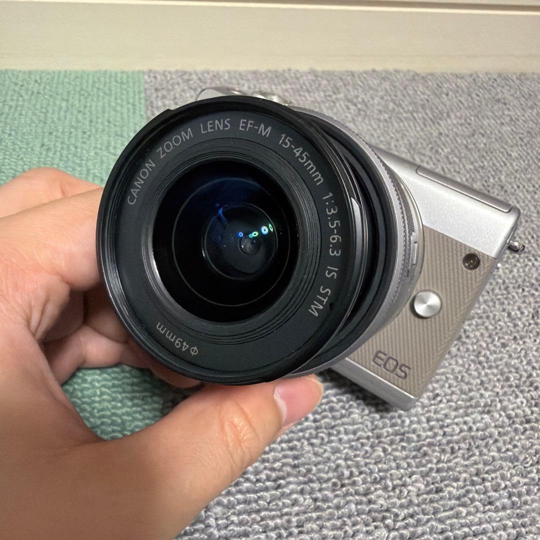 Canon EOS M100 シルバー 15-45mm レンズ付き