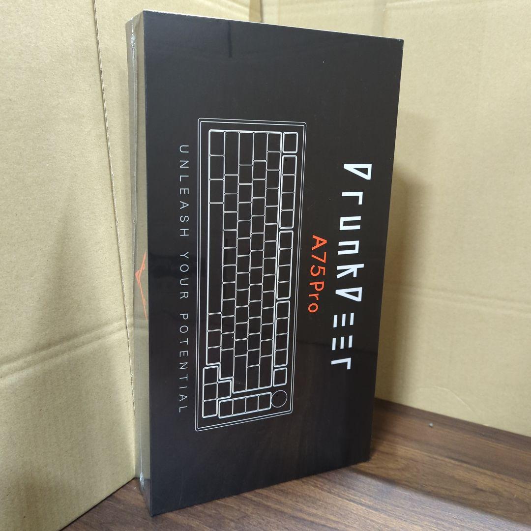 ゲーミングキーボード　Drunk Deer A75pro ホワイト 新品
