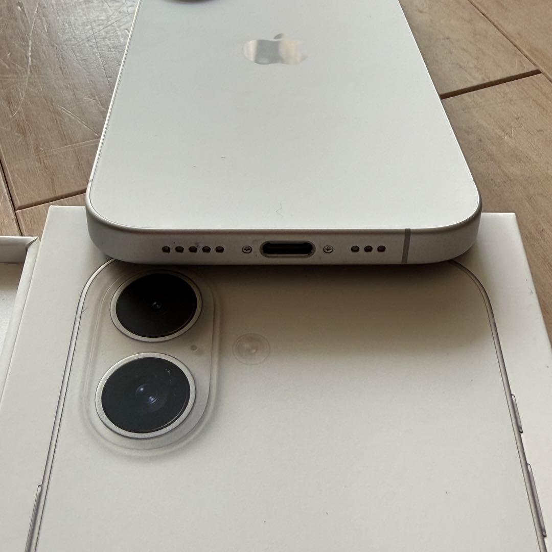 iPhone 16 128GB ホワイト SIMフリー バッテリー100%