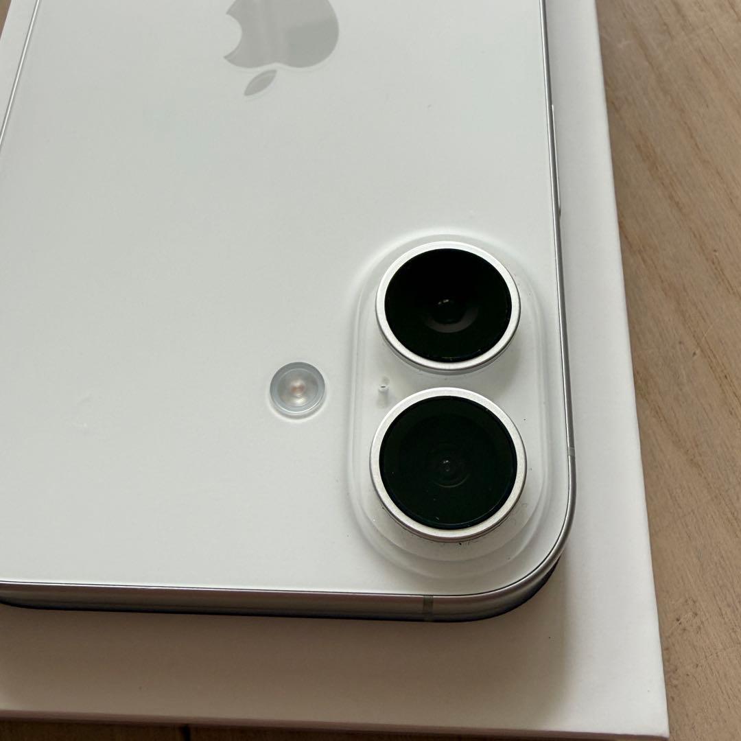 iPhone 16 128GB ホワイト SIMフリー バッテリー100%