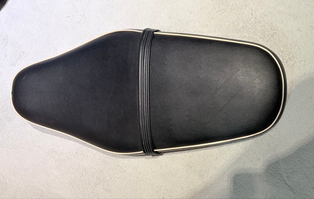 kawasaki w650 純正シート