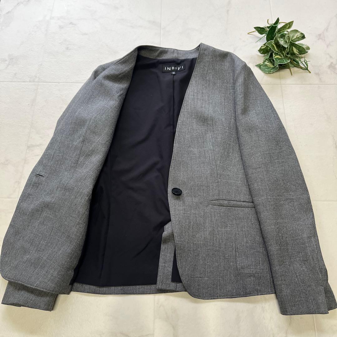 極美品　インディヴィ ノーカラー スーツセットアップ 38 現行　グレー　洗える