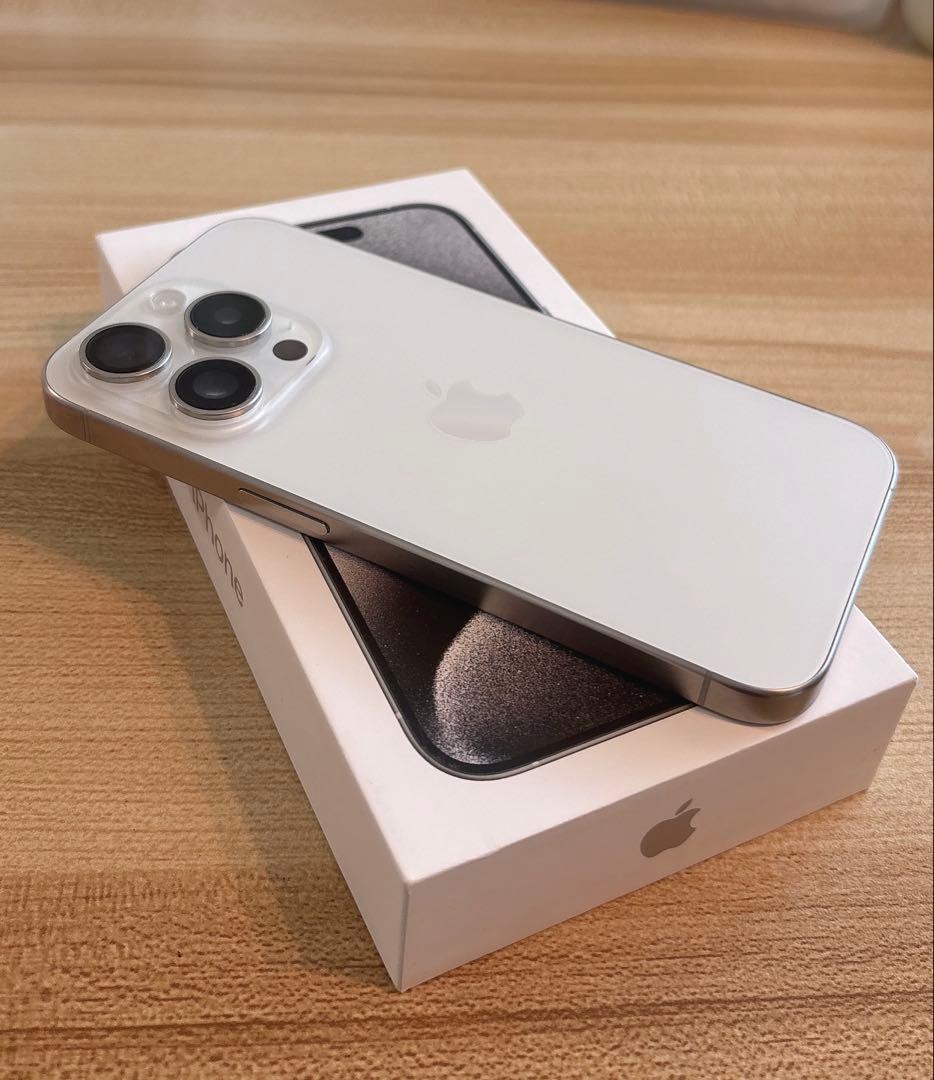 ✨あいちゃん✨ Apple iPhone 15 Pro ホワイトチタニウム
