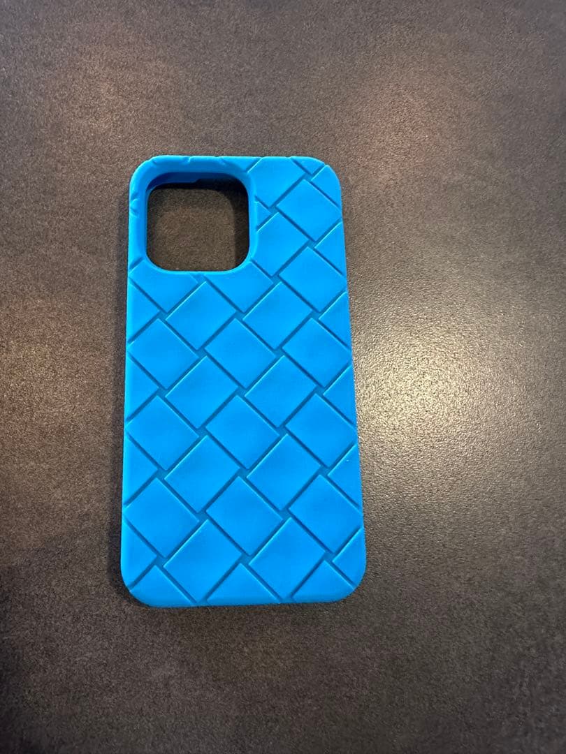 BOTTEGA VENETA iphone 14 pro シリコンケース 青
