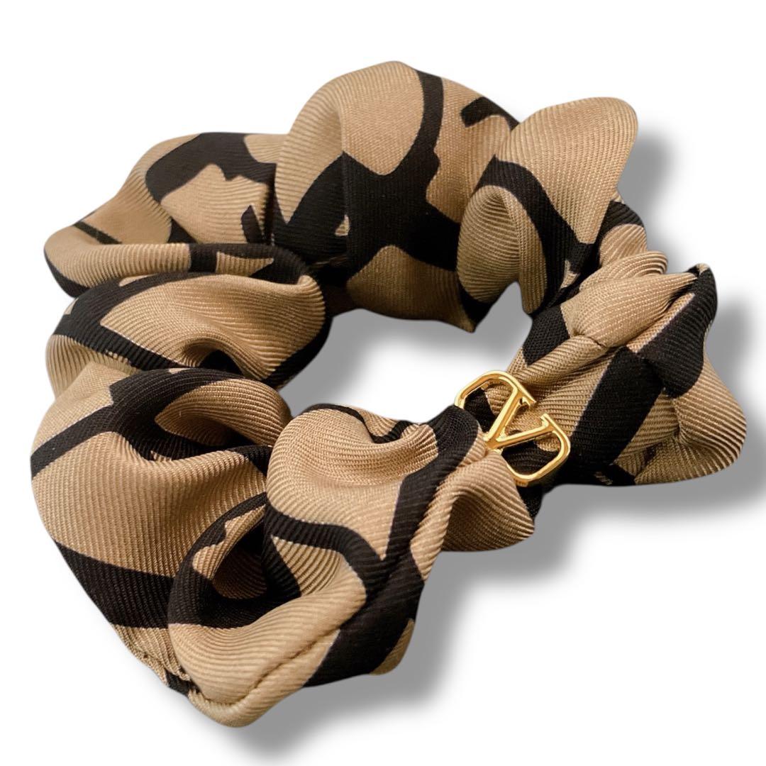 VALENTINO 良品 ゴールドV金具 ストライプ サテンシュシュ 2点セット