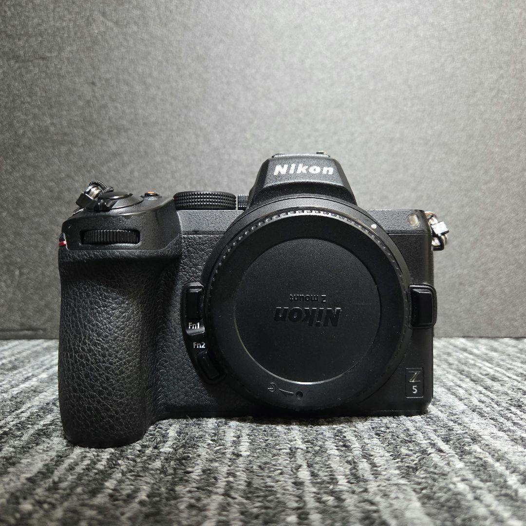 Nikon Z 5 ミラーレスカメラ