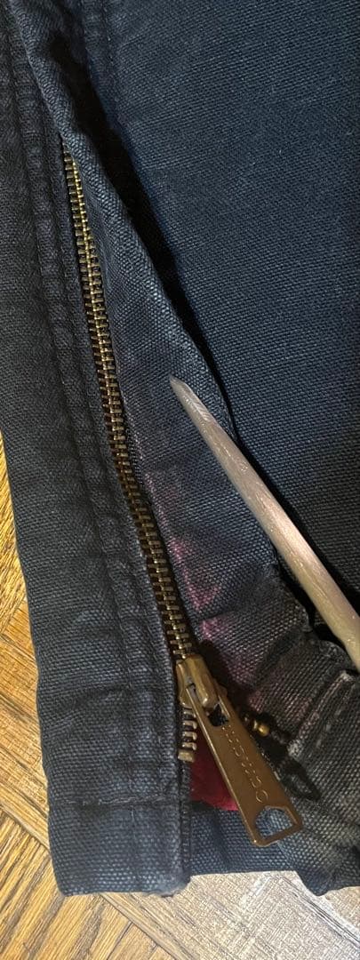 Carhartt 黒　オーバーオール　ダブルニー　中綿　　　赤インナー　フェード