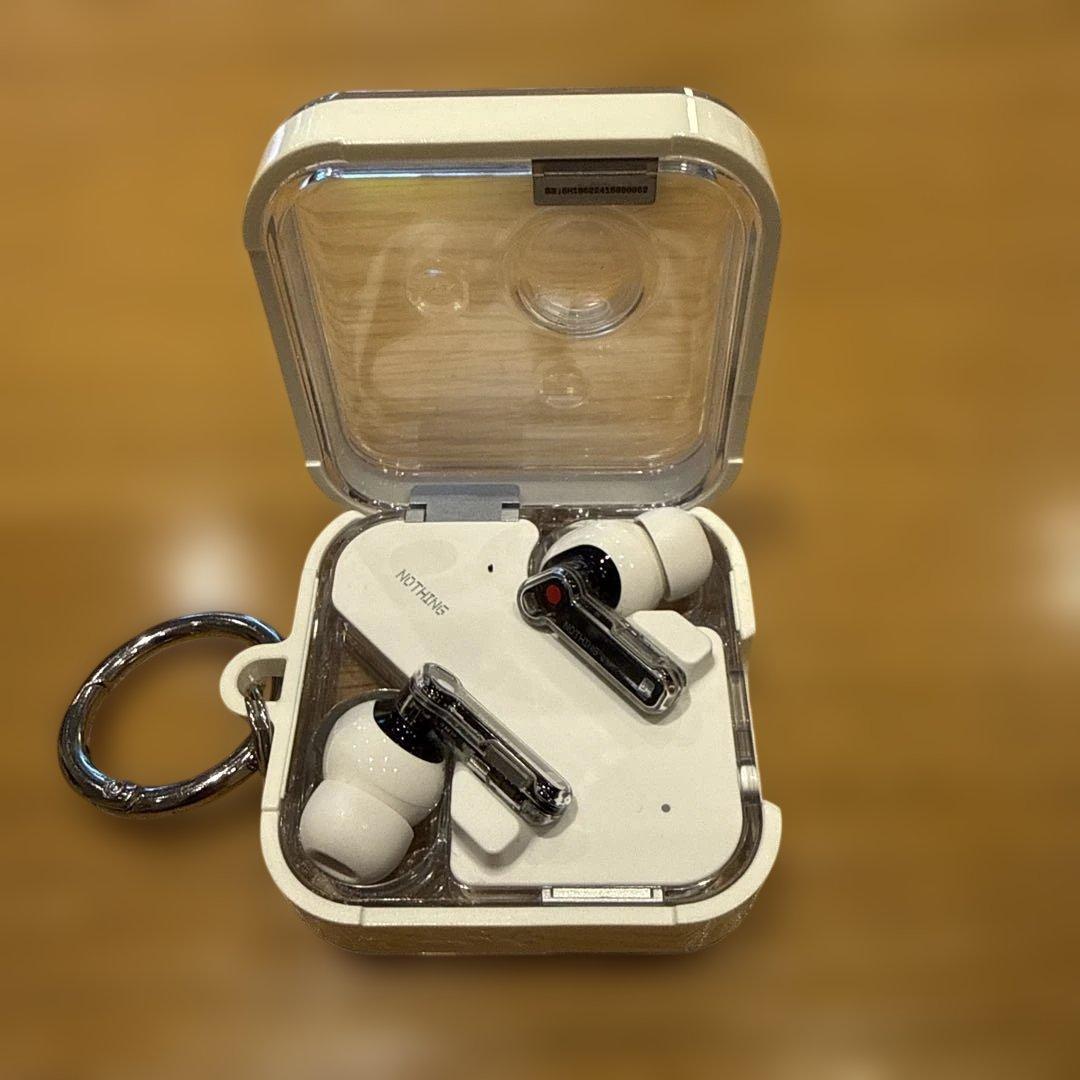 Nothing Ear ホワイトと Spigen のケースセット