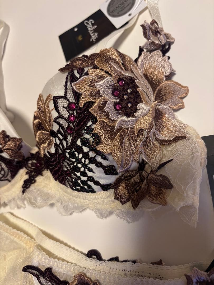 ワコール サルート B70&ボーイM &ソングM IV