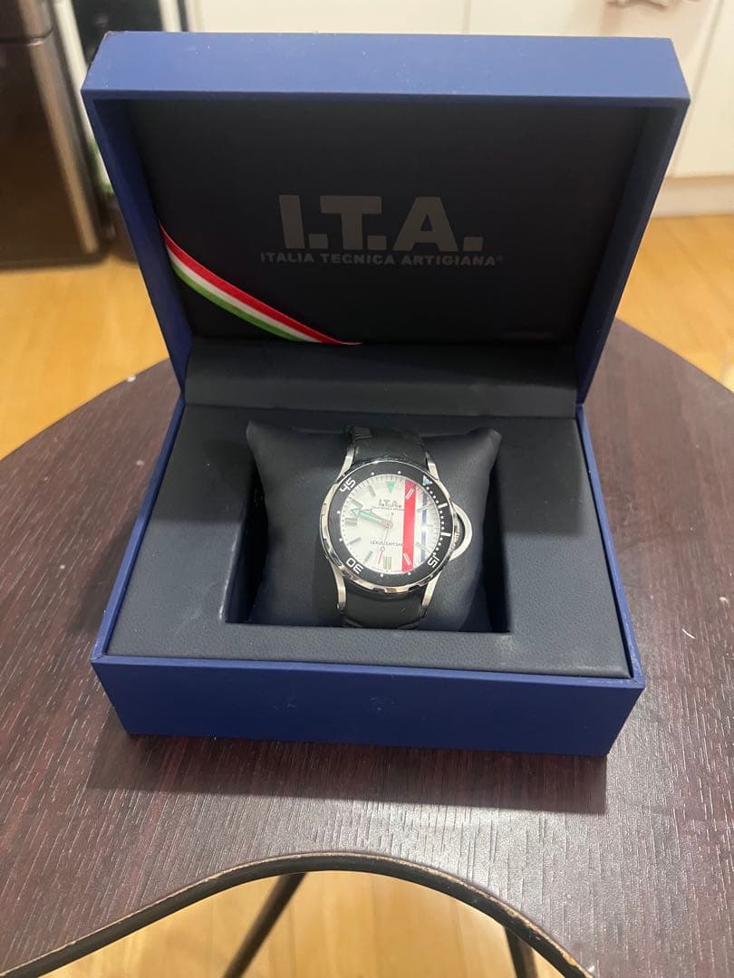 I.T.A. LEXUS TEAM SARDコラボモデル※電池切れ