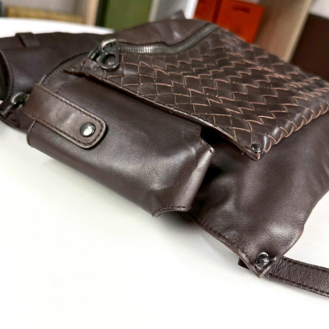 美品 BOTTEGA VENETA ボディ ウエストバッグ イントレチャート