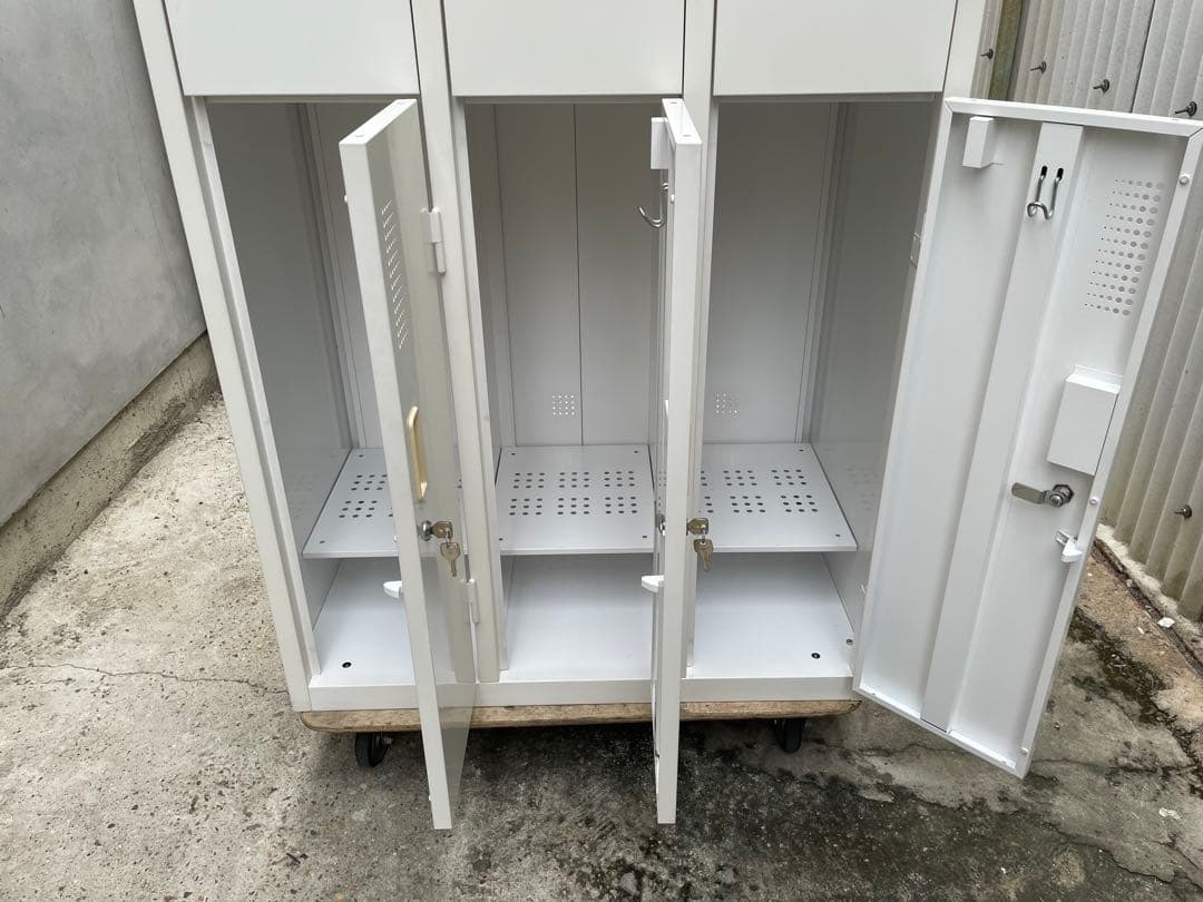 近隣配達可能　スチール製　6人用ロッカー　オフィス家具
