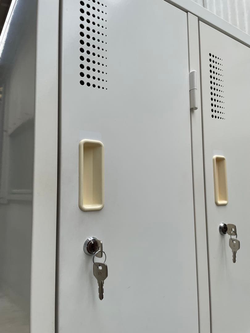 近隣配達可能　スチール製　6人用ロッカー　オフィス家具