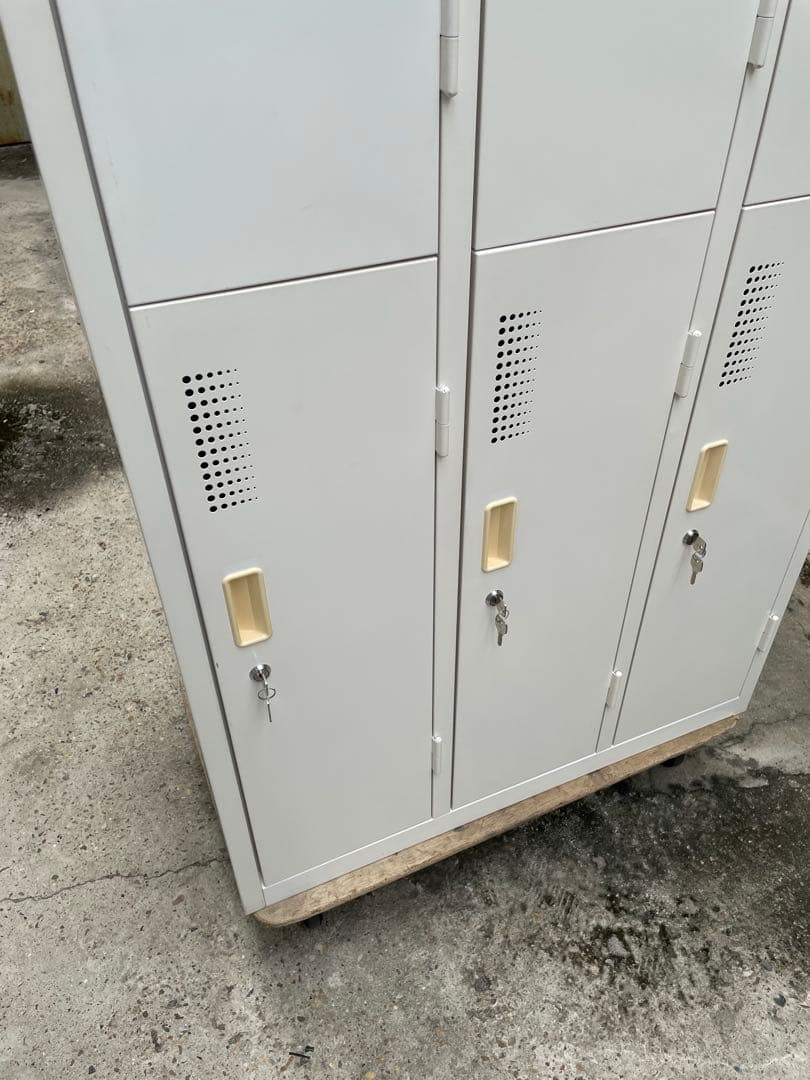 近隣配達可能　スチール製　6人用ロッカー　オフィス家具