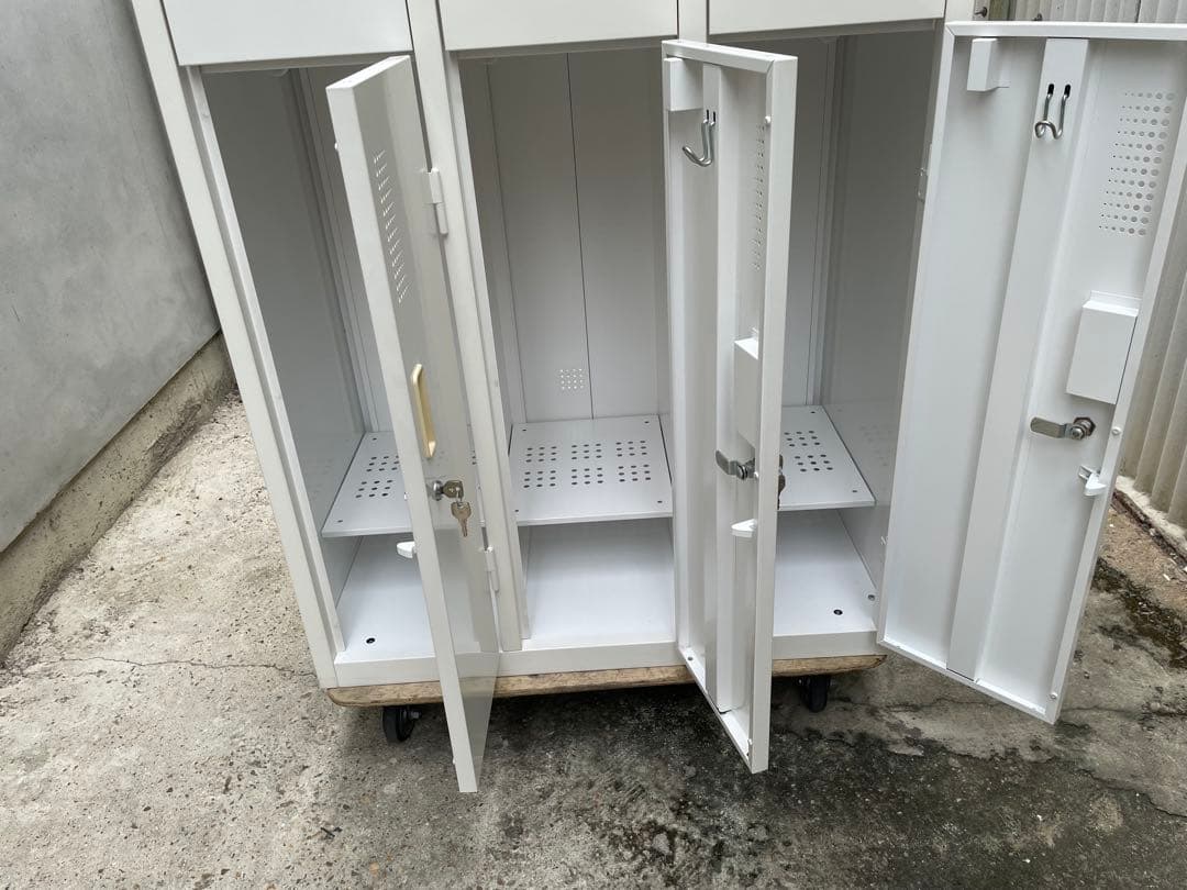 近隣配達可能　スチール製　6人用ロッカー　オフィス家具