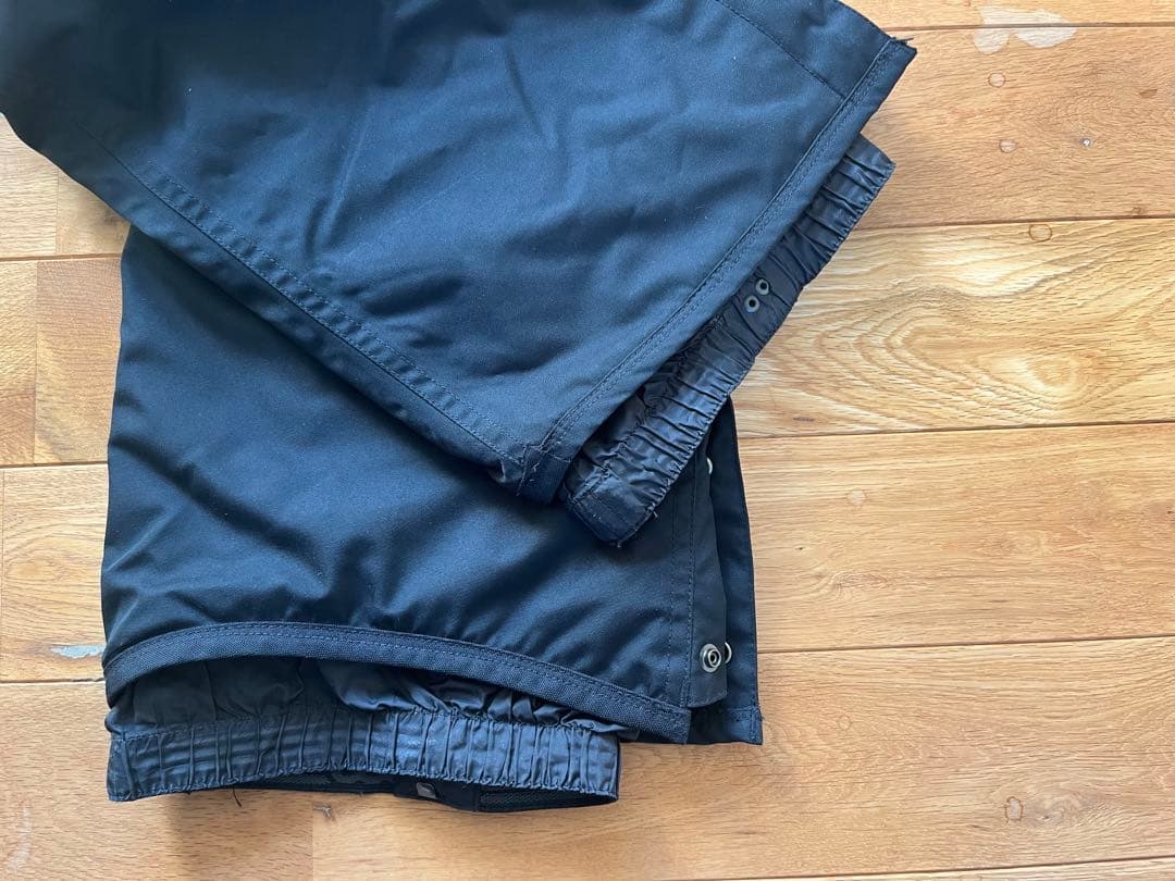 686 シックスエイトシックス　スノーボードウェア　上下セット　M