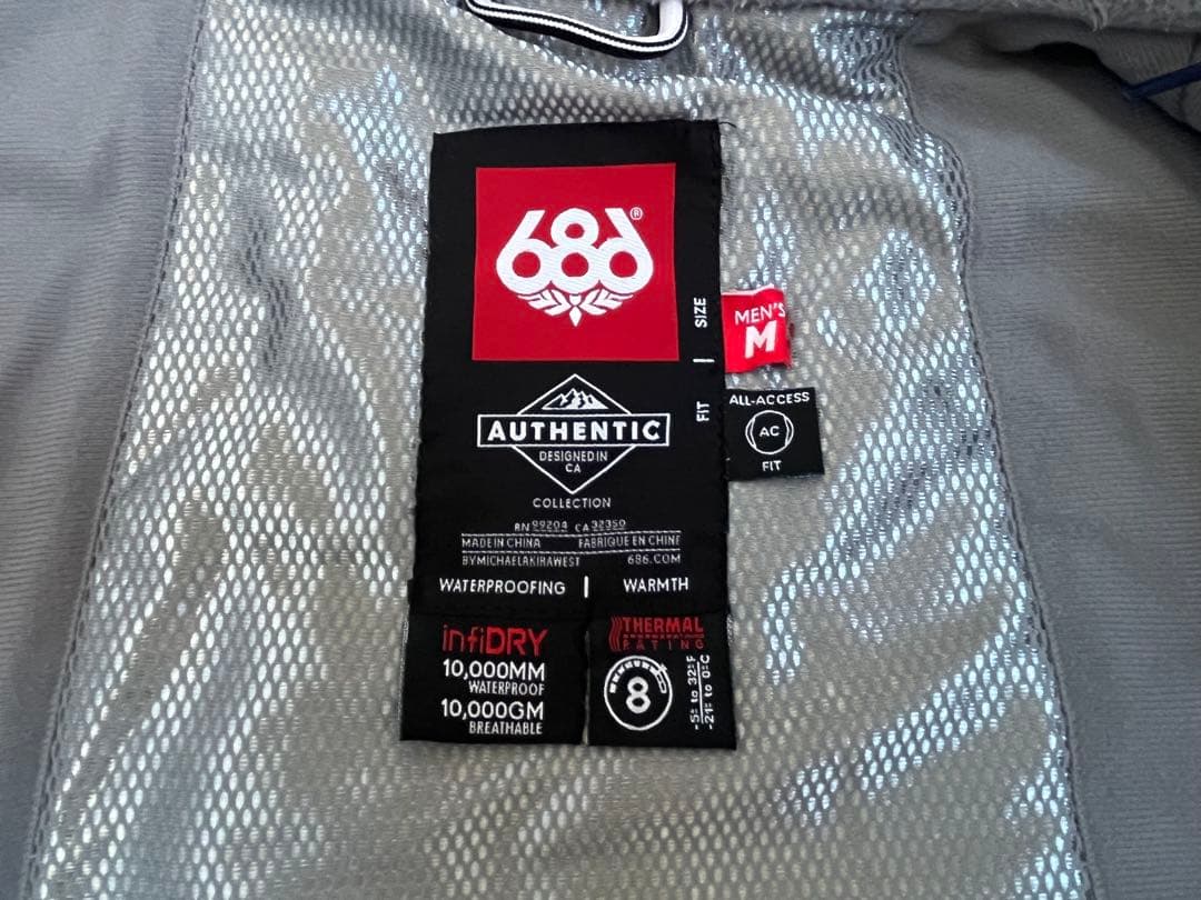686 シックスエイトシックス　スノーボードウェア　上下セット　M