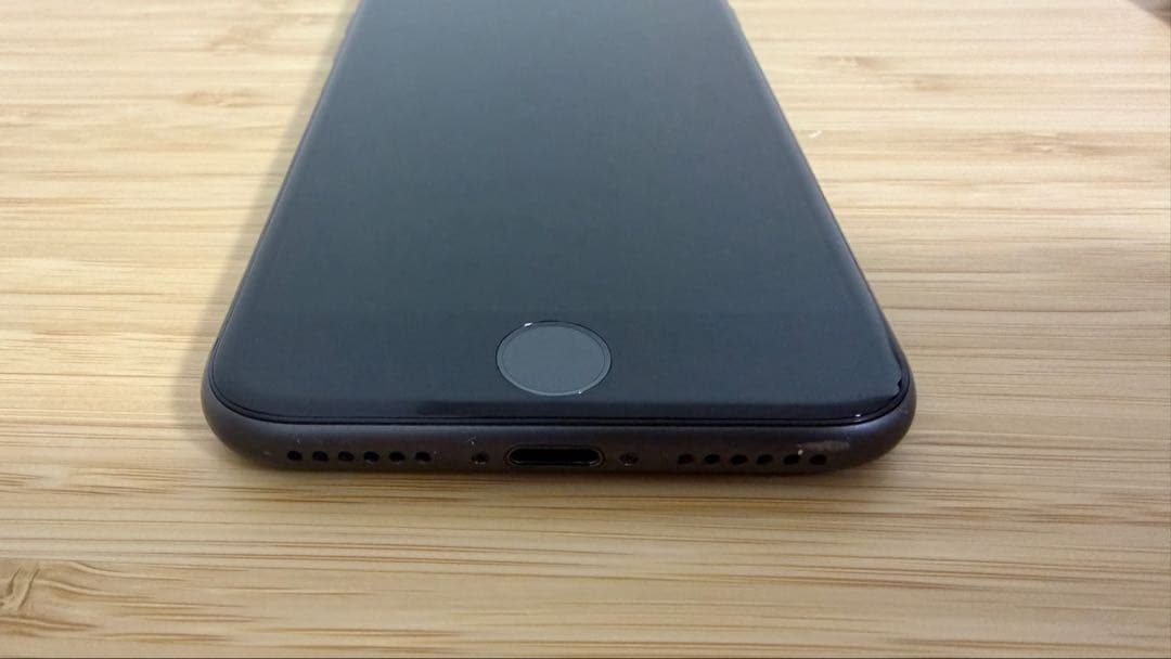 Apple iPhone 8 ブラック 本体　64GB